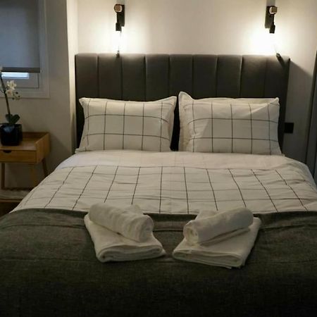 Cosy Loft Apartment Patras Bagian luar foto