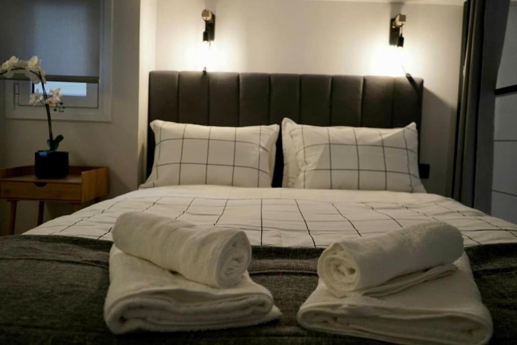 Cosy Loft Apartment Patras Bagian luar foto