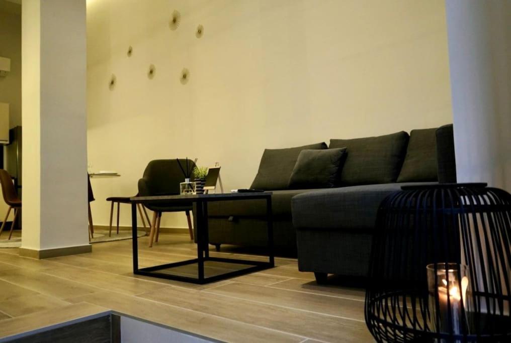 Cosy Loft Apartment Patras Bagian luar foto
