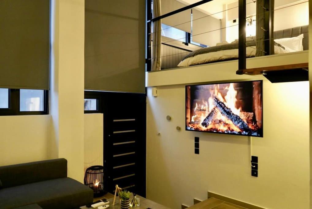 Cosy Loft Apartment Patras Bagian luar foto