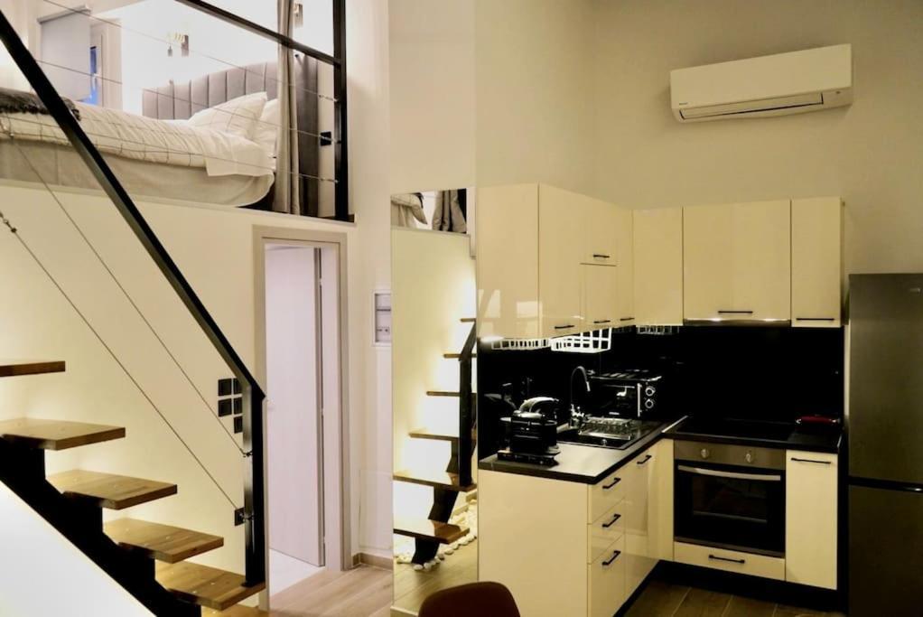 Cosy Loft Apartment Patras Bagian luar foto