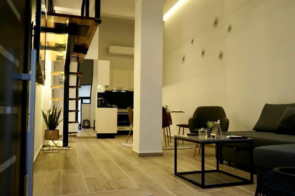 Cosy Loft Apartment Patras Bagian luar foto