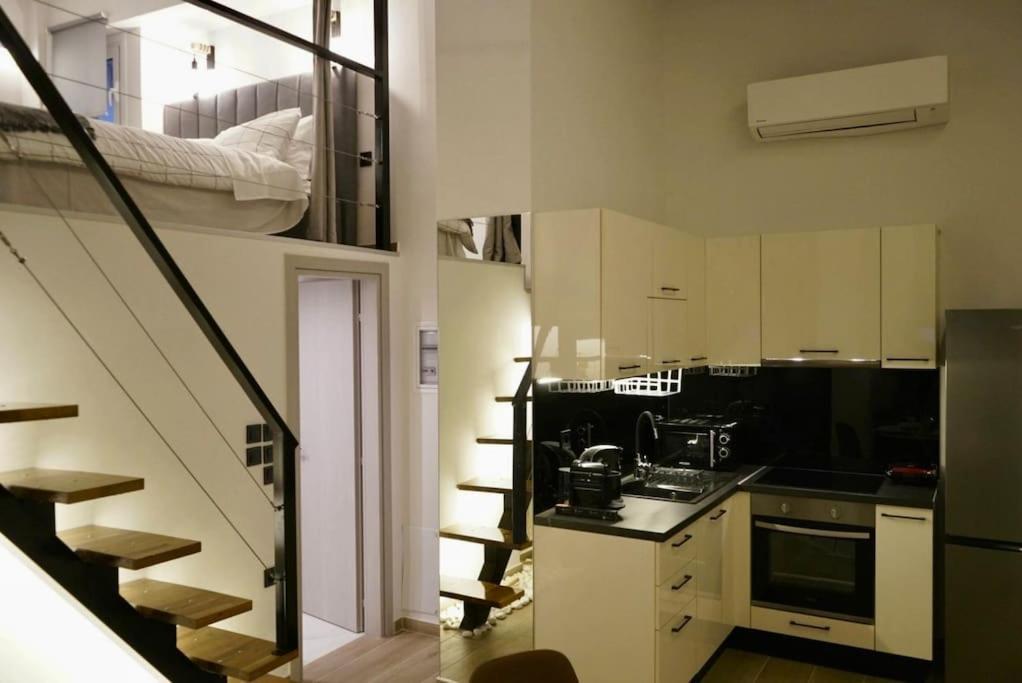 Cosy Loft Apartment Patras Bagian luar foto